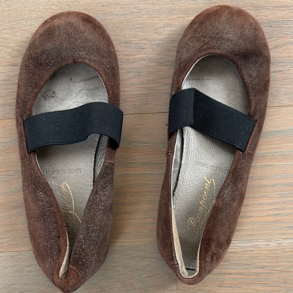 Bonpoint Brown Suede Mary Jane Flats with Black Elastic Strap